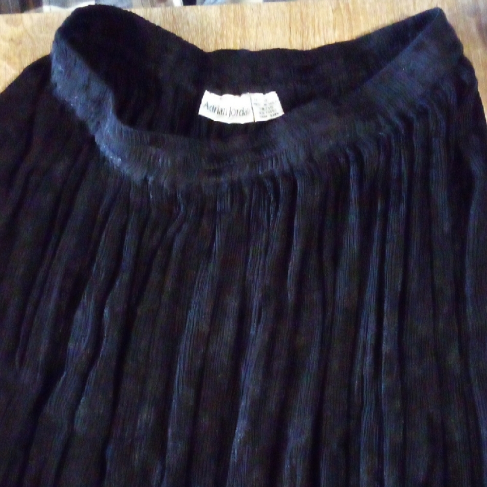 Adrian Jordan A-Line Black On Black Skirt Elastic Waist Women's Size 14/16